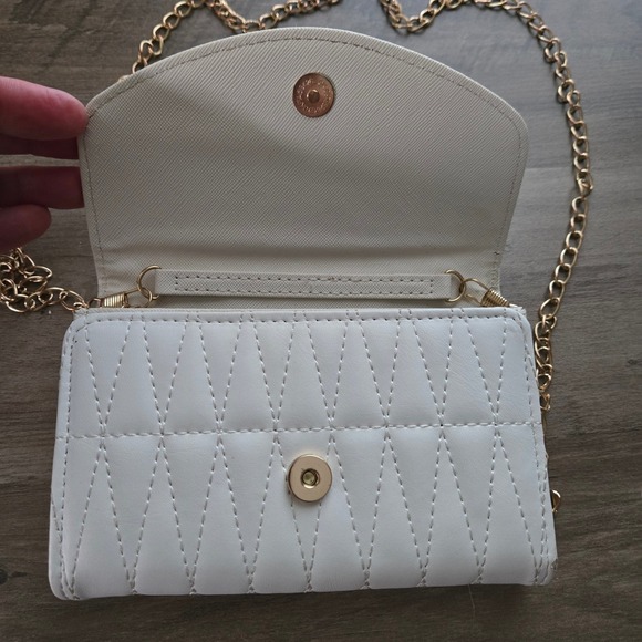 Guess White Quilted Wallet on Chain Crossbody Bag Purse - Picture 1 of 5
